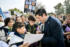 Malvinas Argentinas: Leo Nardini acompañó a estudiantes en la Promesa Ambiental por el Día Mundial del Medio Ambiente