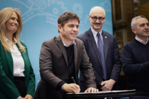 Kicillof expande el programa de Unicef a 101 municipios bonaerenses y profundiza la disputa con Milei por el rol del Estado