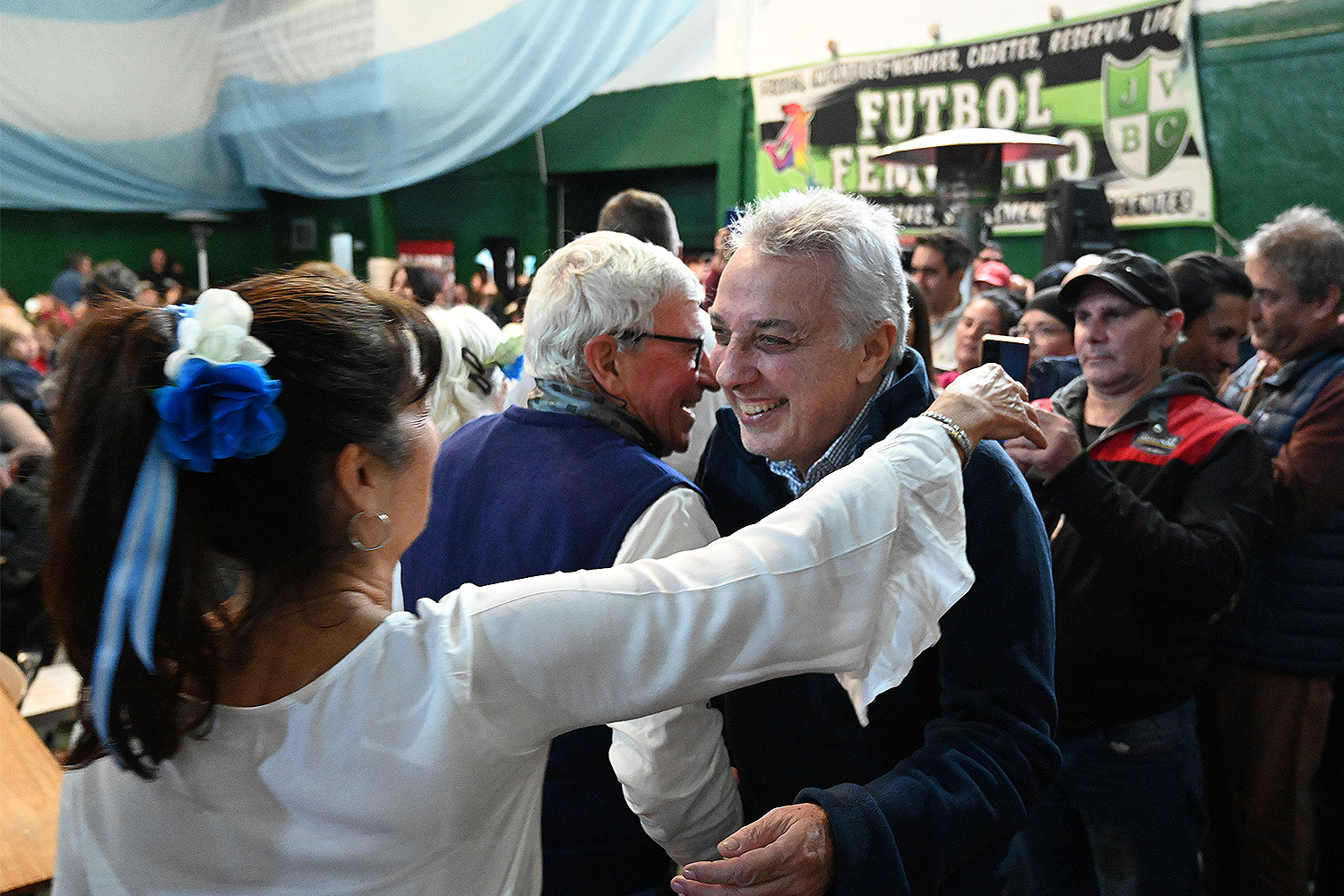 Julio Zamora participó de los festejos por el Día de la Independencia junto a vecinos de Troncos del Talar