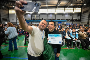 Malvinas Argentinas: Leo Nardini entregó 1.989 diplomas a egresados del Centro Municipal de Estudios y destacó la educación como motor de empleo