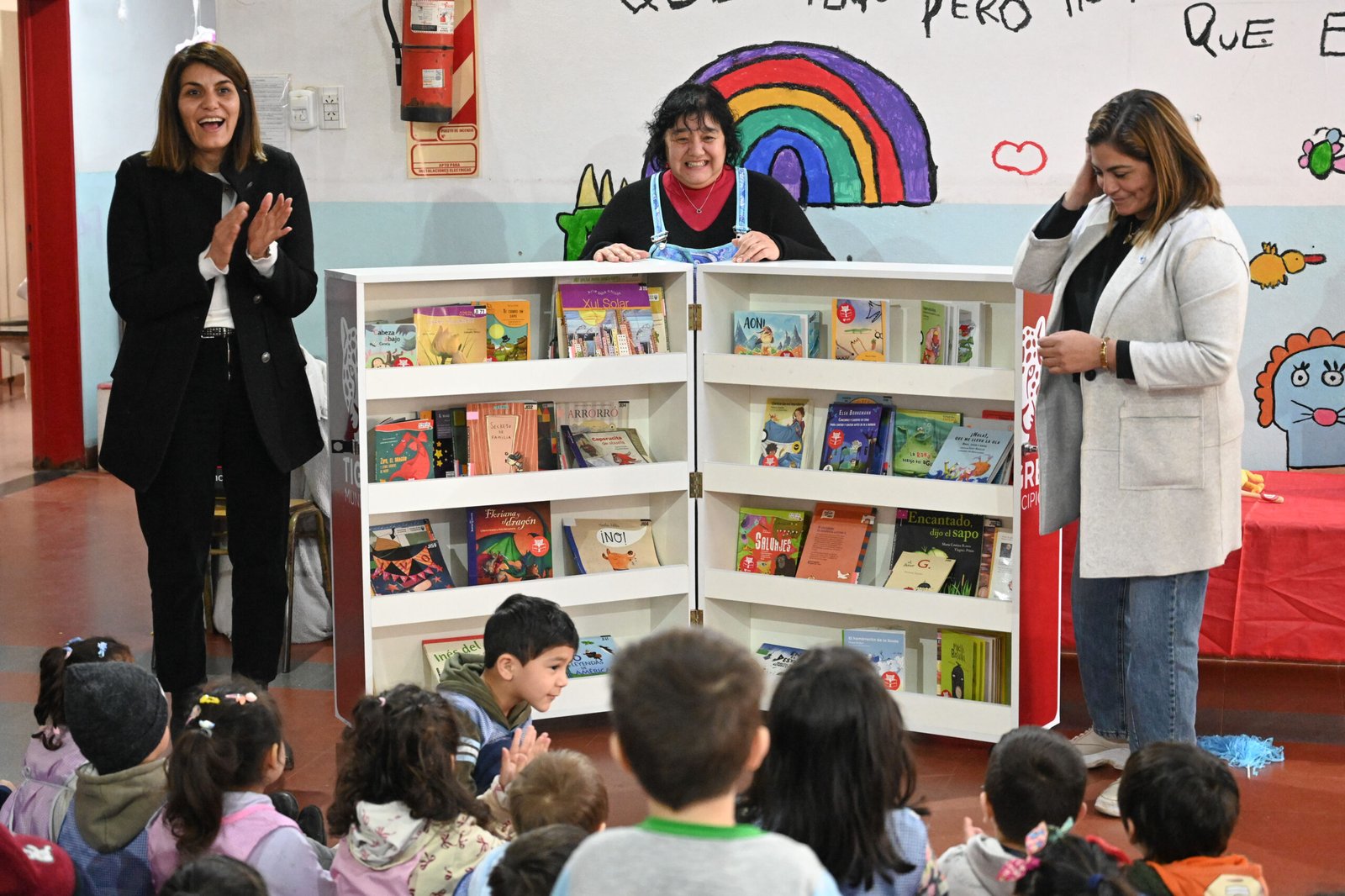 Tigre entregó una nueva biblioteca móvil al Jardín de Infantes N° 935 de Troncos del Talar