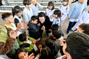 Nardini entregó lentes gratuitos a estudiantes y destacó el impacto del programa en las familias