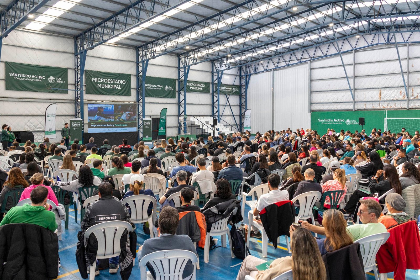 San Isidro capacitó a 370 profesores de educación física en un congreso de deporte adaptado